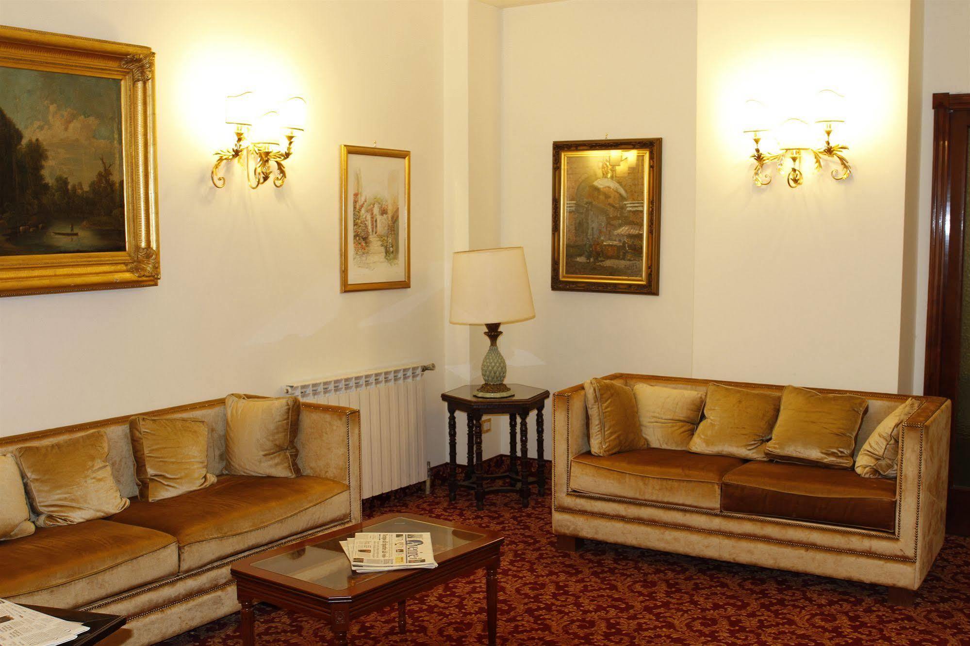 Hotel Genio Roma Exterior foto