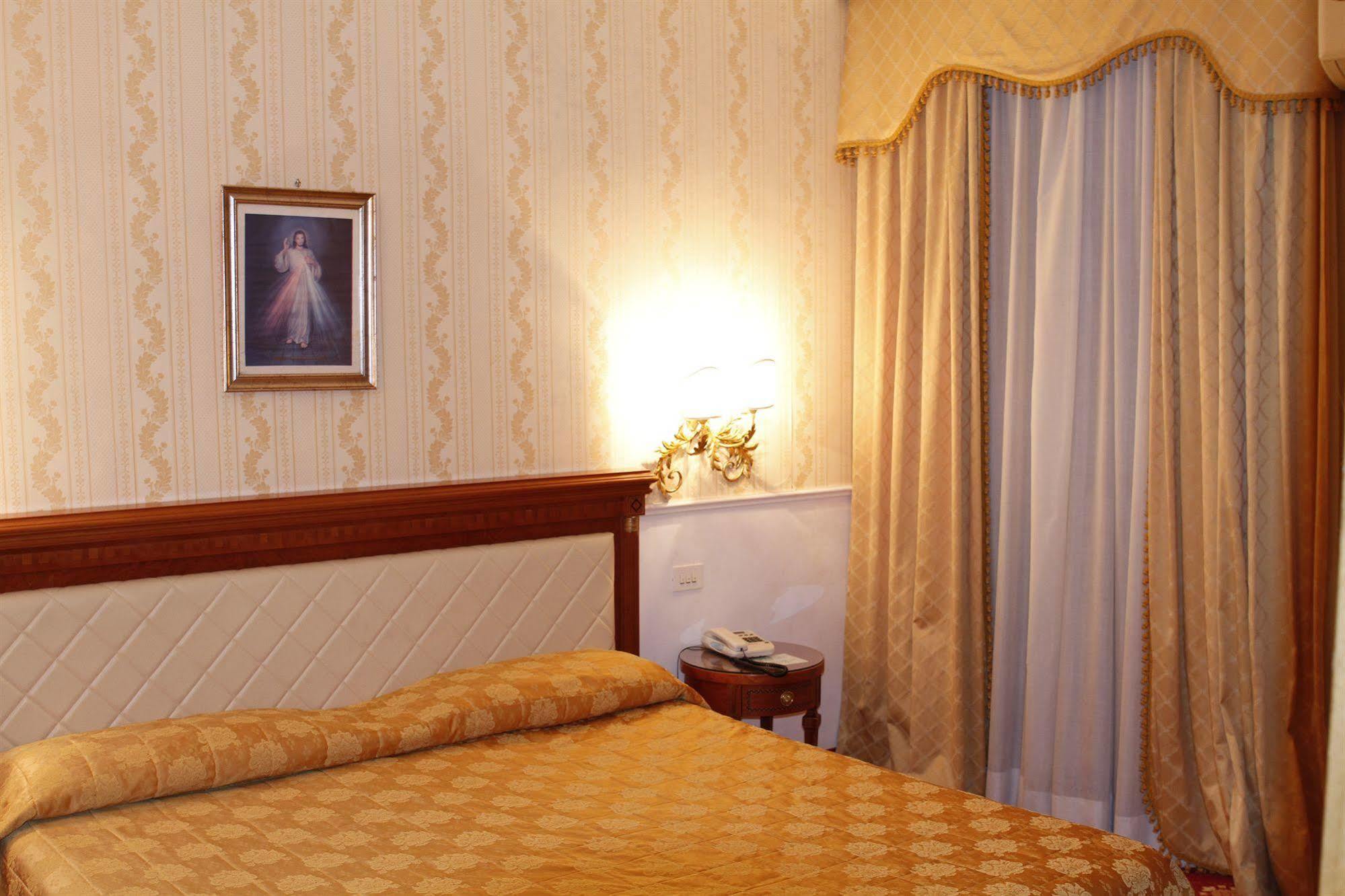 Hotel Genio Roma Exterior foto
